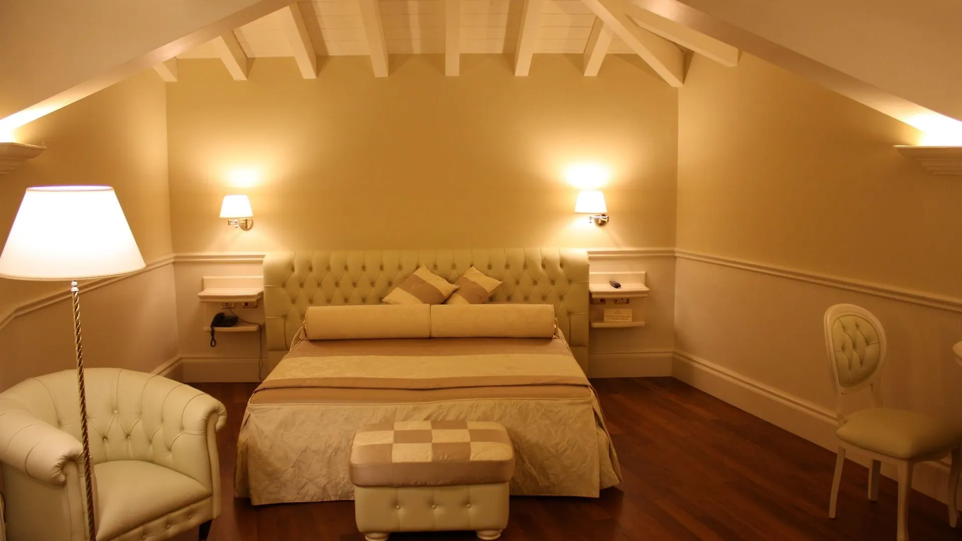 ****  Suite Hotel Santa Chiara Lecce Itálie