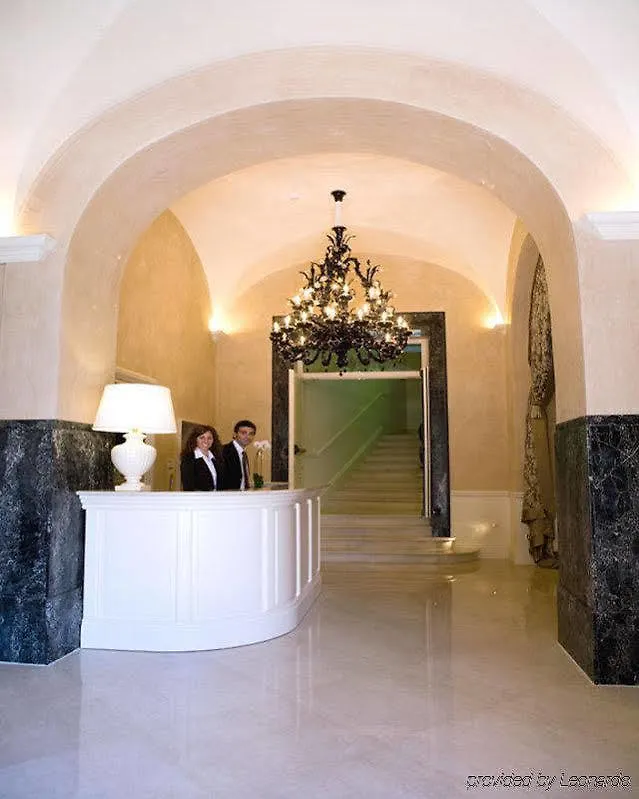Suite Hotel Santa Chiara Lecce 4*,