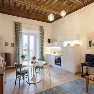 Apartment In Palazzo Bucelli 