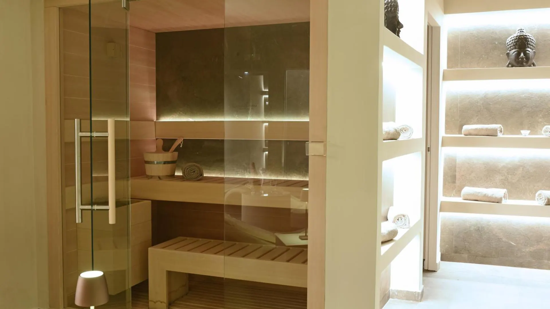 לצ'ה Suite Hotel Santa Chiara 4*,  איטליה