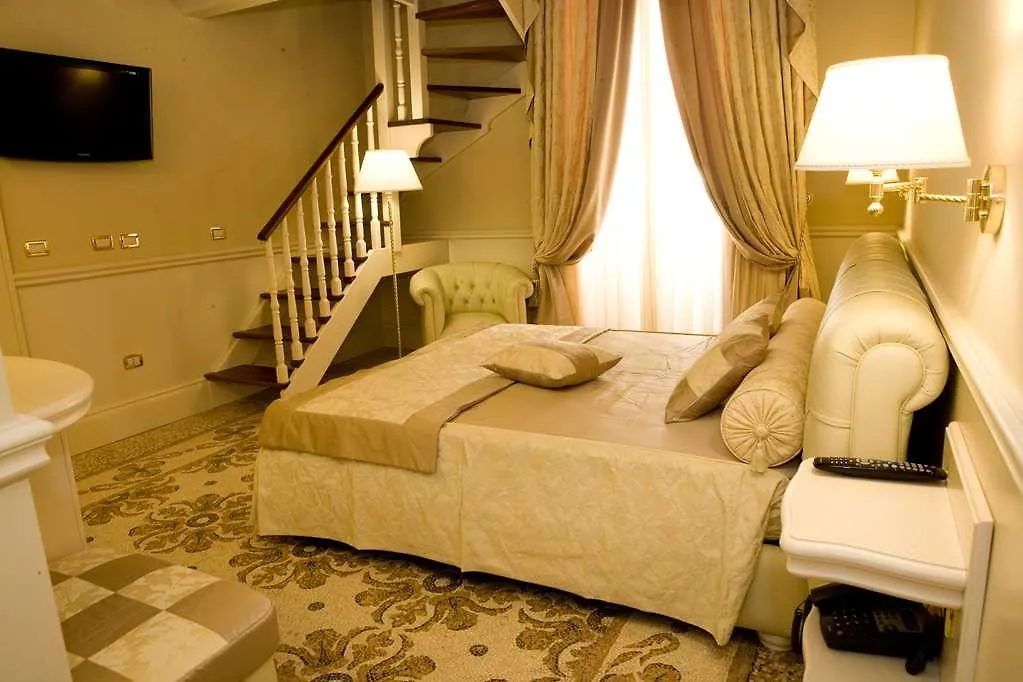 לצ'ה Suite Hotel Santa Chiara איטליה