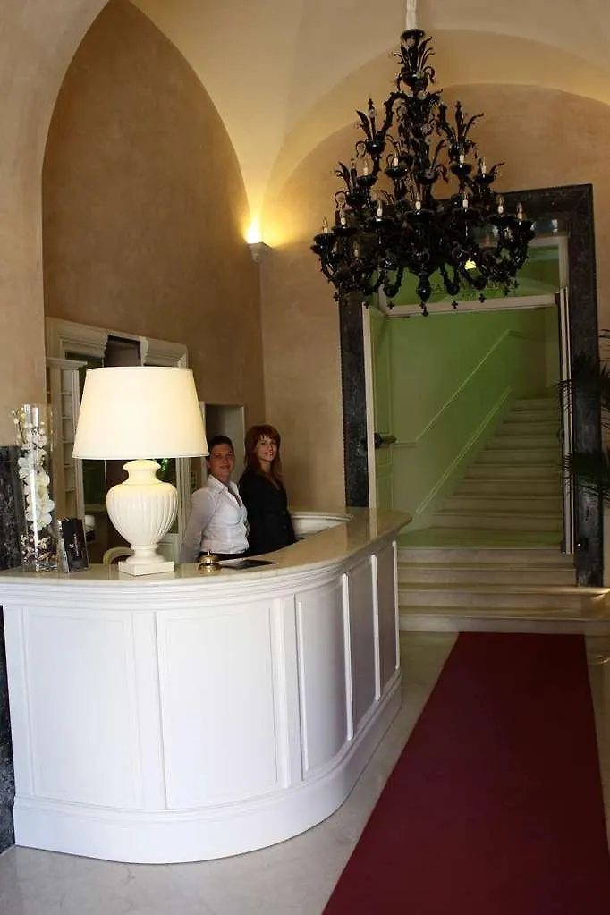 לצ'ה Suite Hotel Santa Chiara איטליה