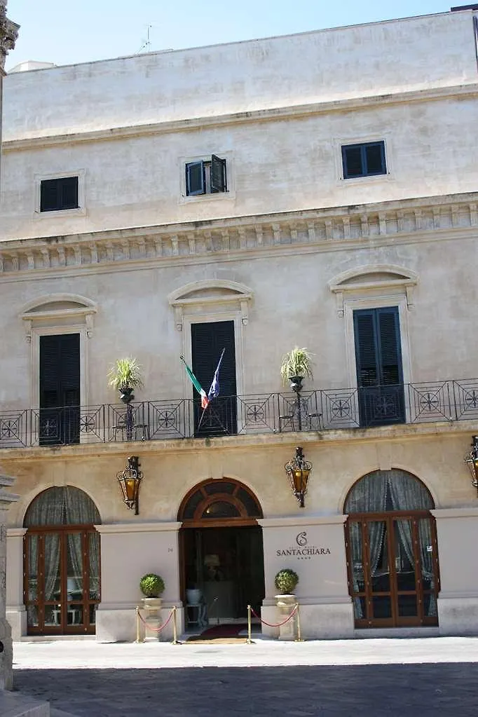 לצ'ה Suite Hotel Santa Chiara 4*,